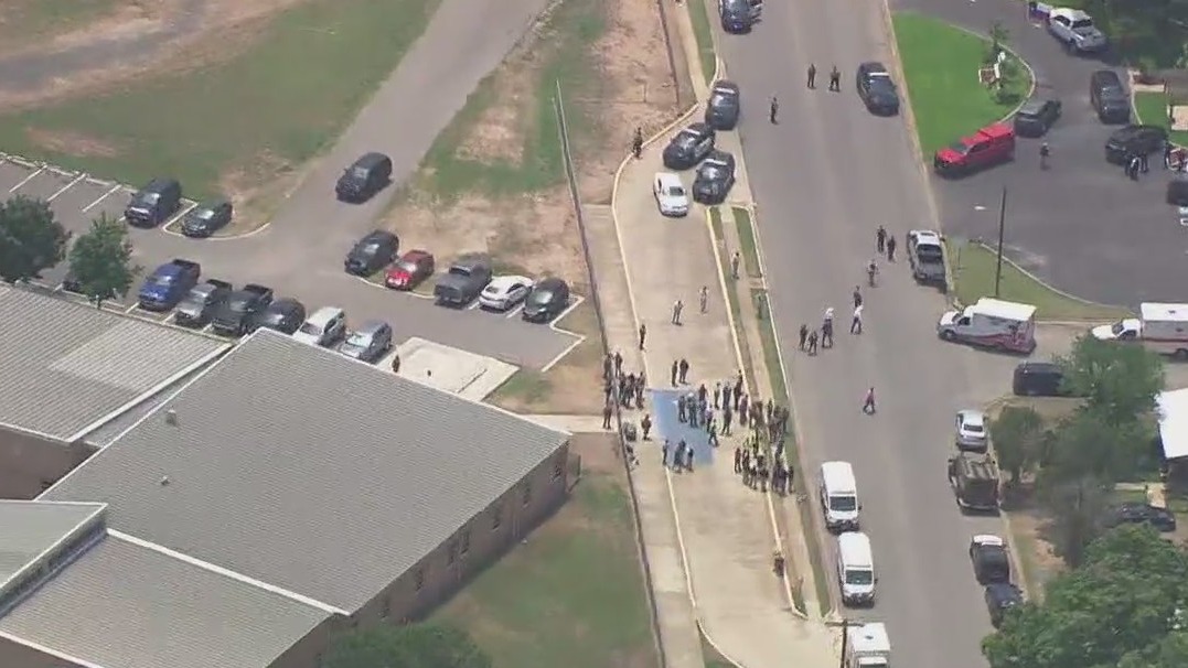 16 people dead, including 14 children, in Uvalde elementary school shooting