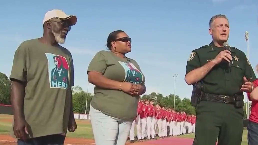 Baseball team celebrates life of Medal of Honor recipient Alwyn Cashe