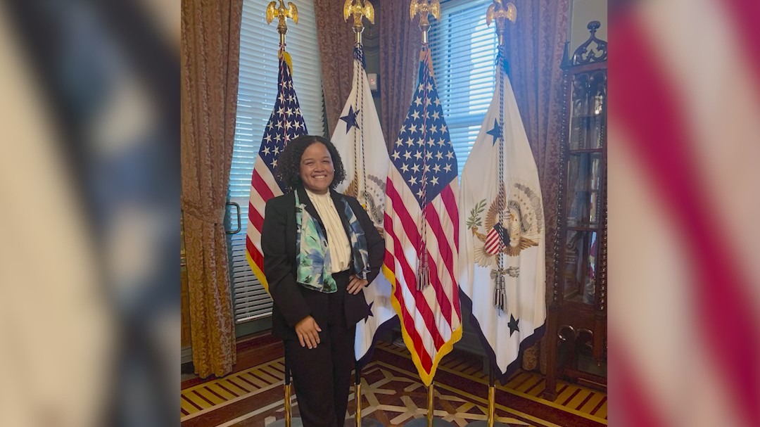 University of Illinois student skips senior Homecoming to meet with Vice President Harris
