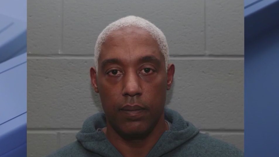 Lawsuits allege Chicago area OBGYN was drunk while seeing patients