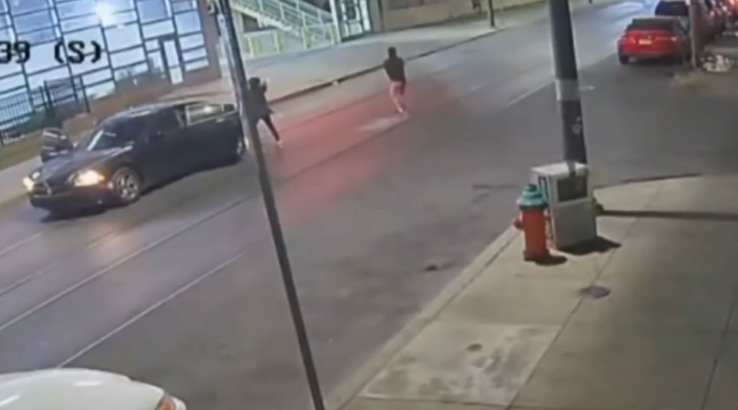 Group opens fire outside Temple Hospital emergency room; 4 suspects sought