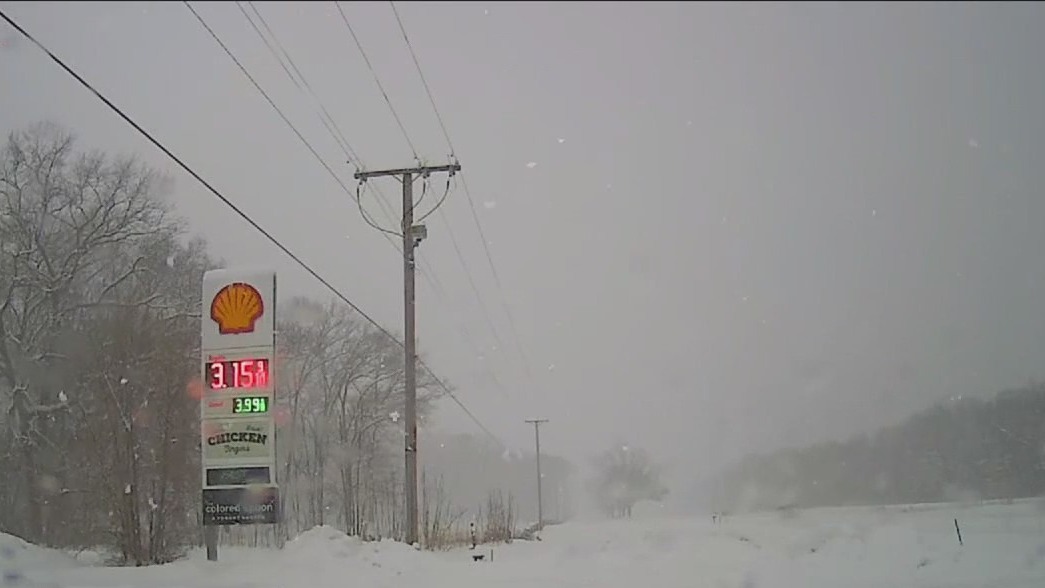 Whiteout conditions plague NW Indiana amid heavy snowfall