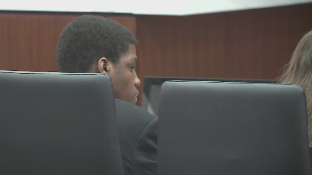 Waukesha sexual assault; jury deliberates Khalil Perry's fate