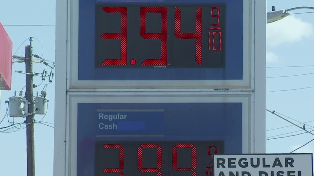 Gas prices under $4 seen at multiple gas stations in Austin area