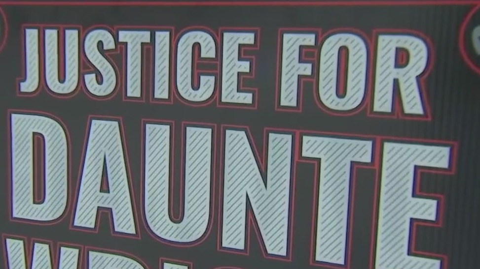 Protestors waiting on Kim Potter case verdict