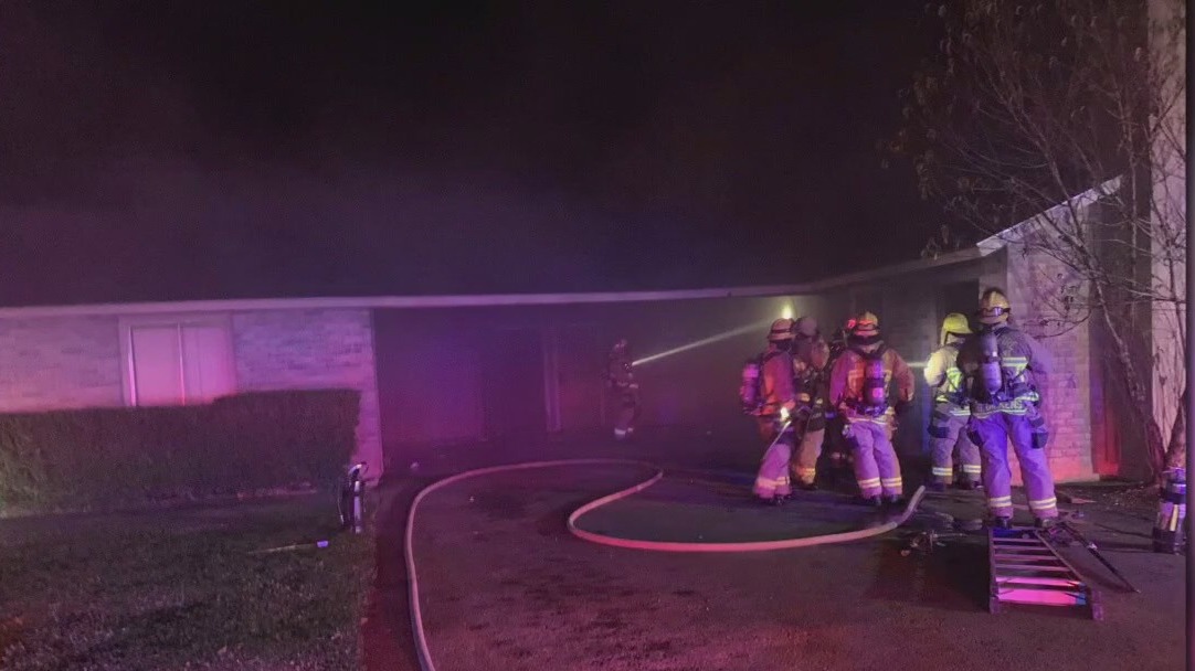 Fire at vacant duplex in southeast Austin