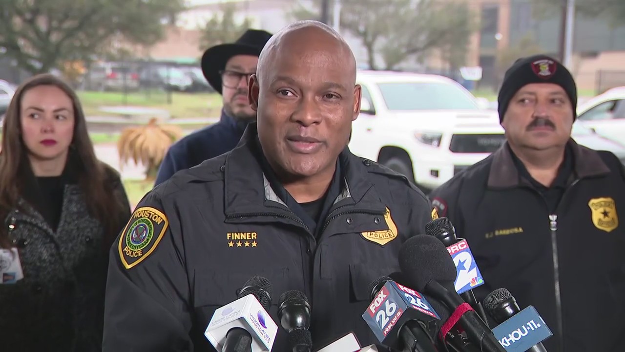 FULL PRESS CONFERENCE: HPD Chief discusses officer-involved shooting, Wisdom High School lockdown