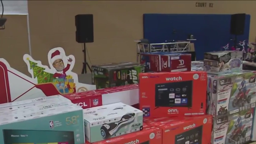 Christmas in the Southland returns for 2nd year of gift giving
