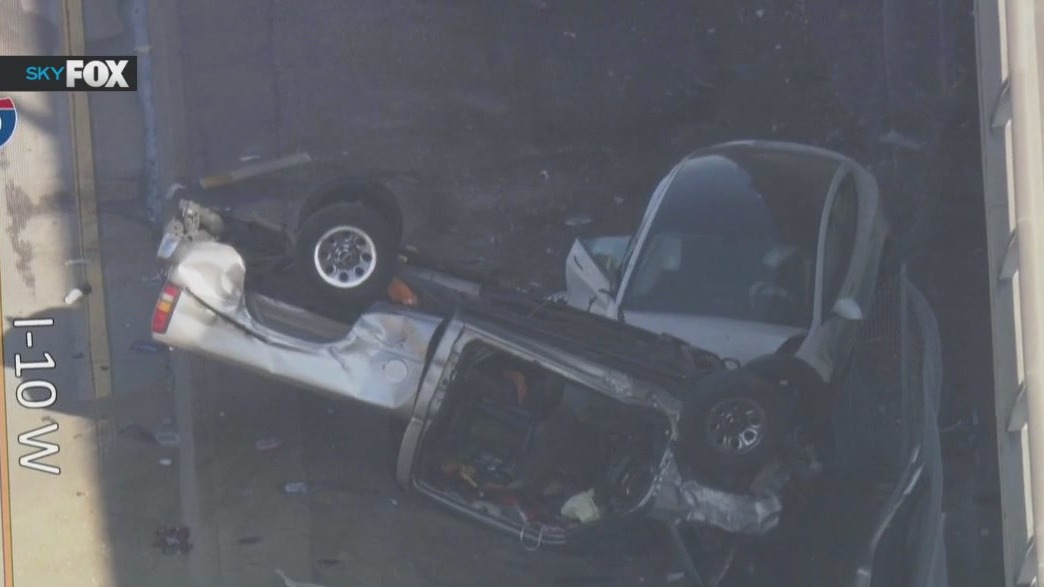 1 killed, children injured in freeway crash
