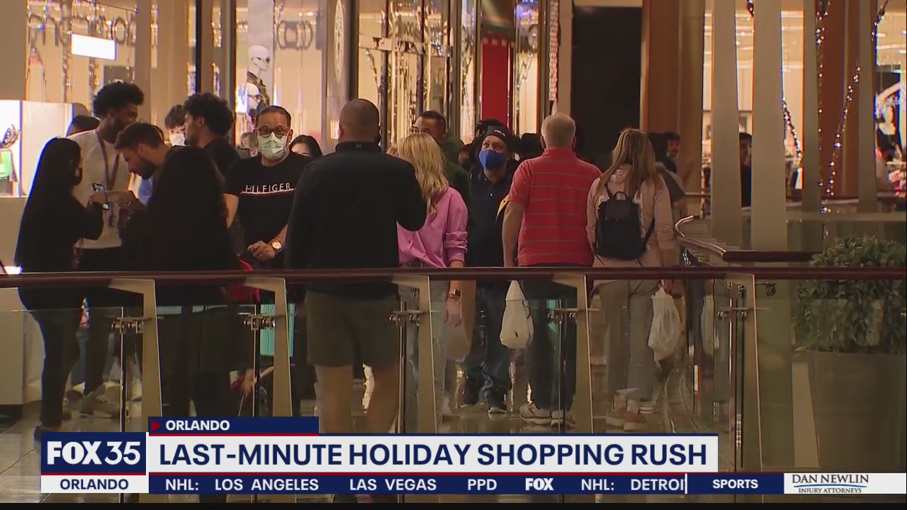 Last-minute holiday shopping rush