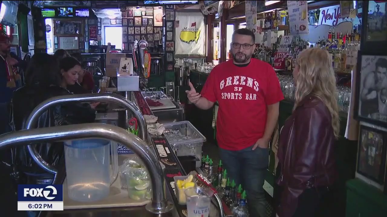 Football fans pack San Francisco sports bars