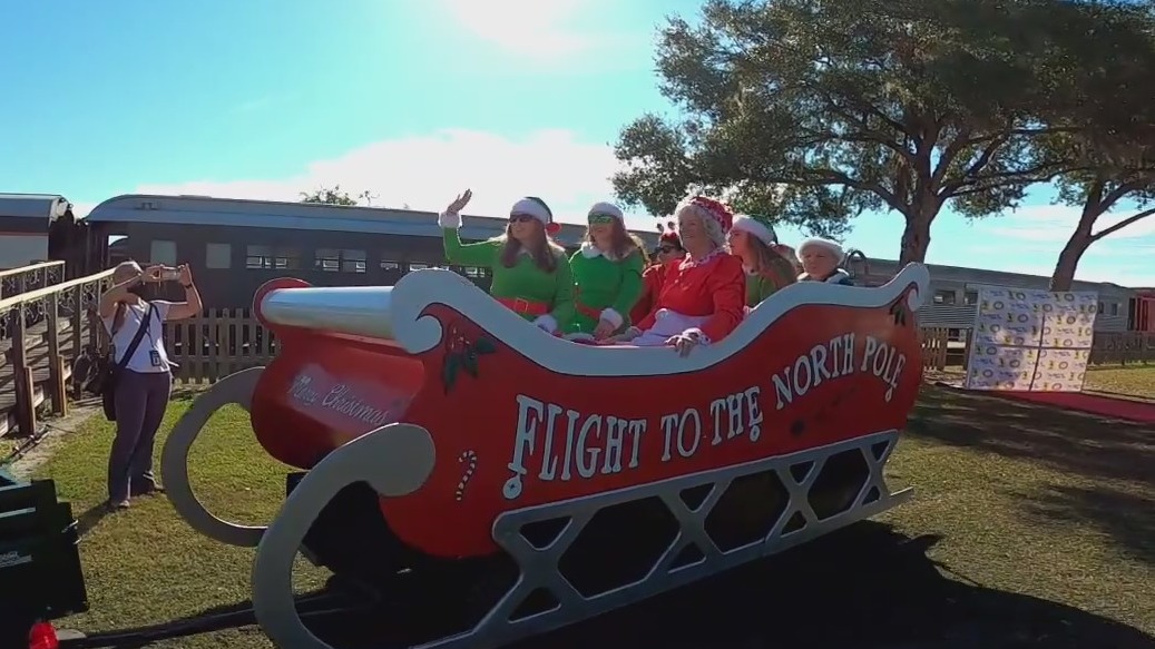 Deputies join Santa for trip to the North Pole