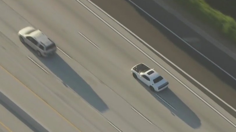 Ontario Police follow driver in chase