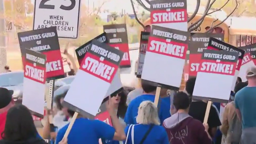 Striking WGA resumes negotiations