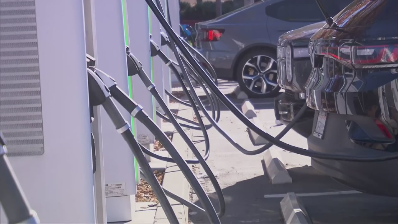 Chicago suburb mandates electric vehicle chargers in new homes, detached garages
