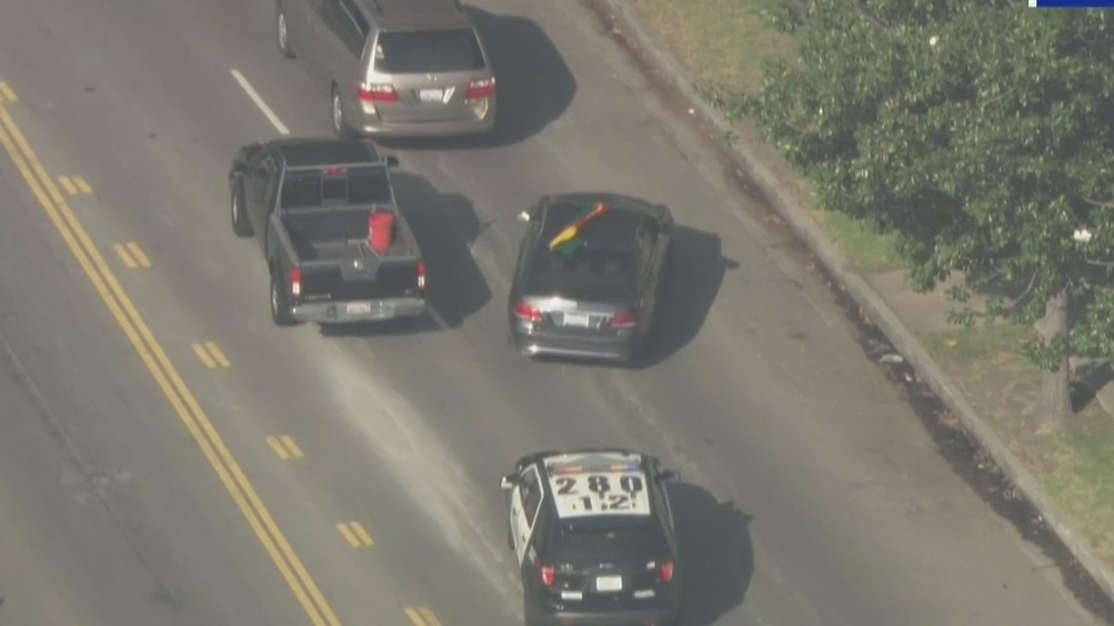 Suspect continues to evade arrest
