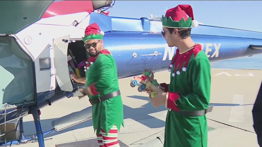 Santa visits kids on Catalina island