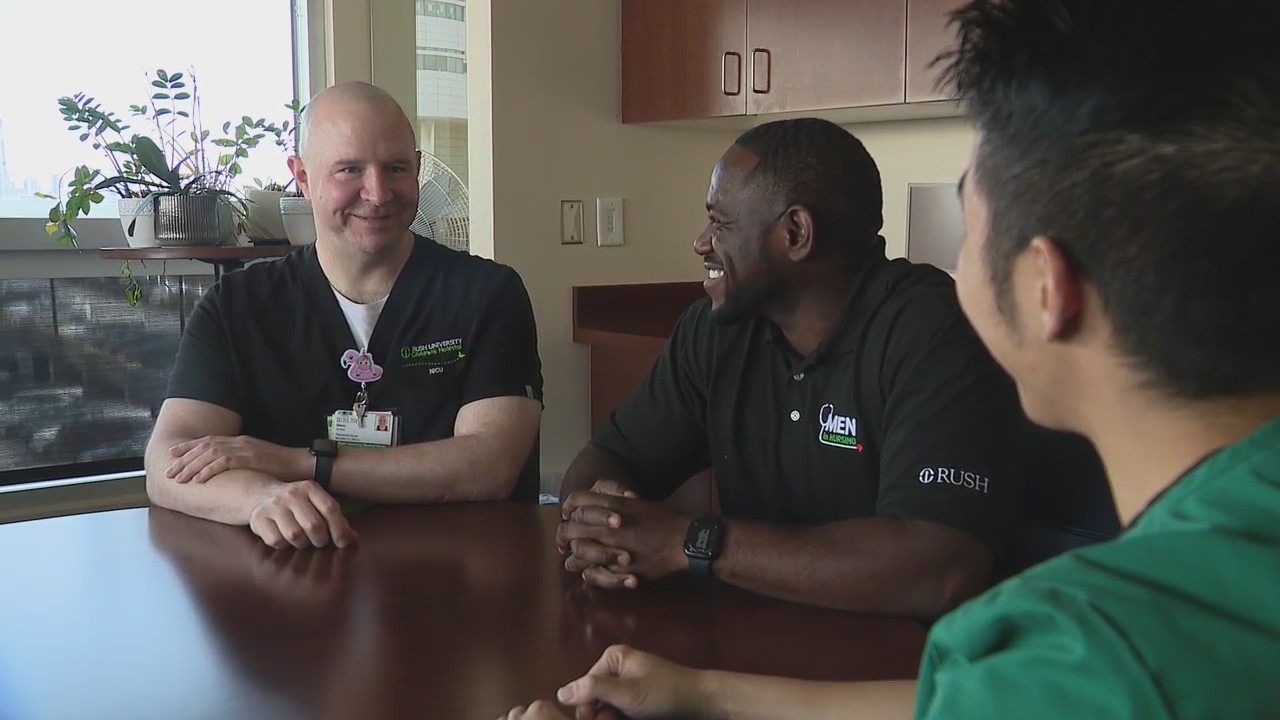 Chicago hospital paving the way for more male nurses