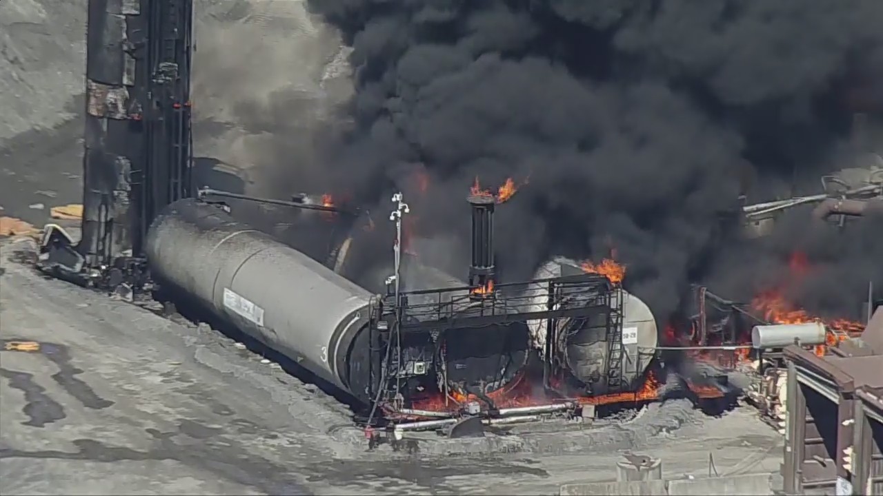 Fire at quarry fills skies over Maryland with black smoke