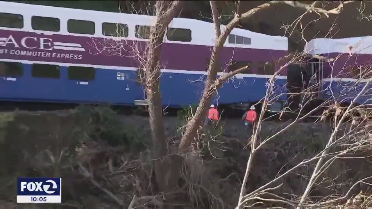 100-foot mudslide stalls ACE train in Sunol, passengers evacuate
