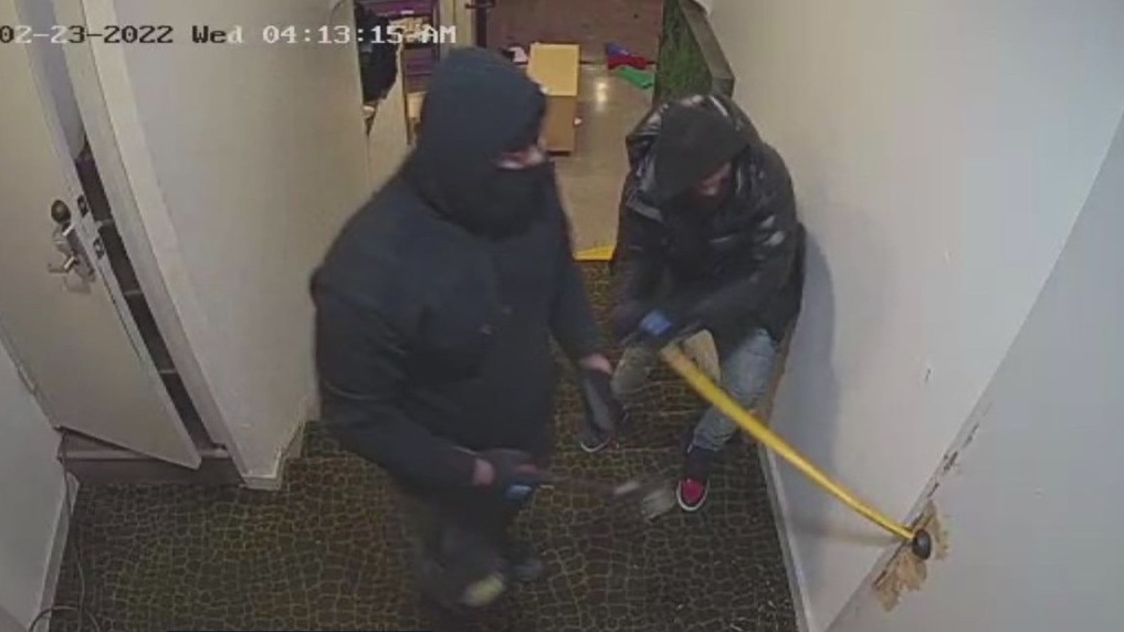 Roving caravan of thieves break into Oakland dispensary