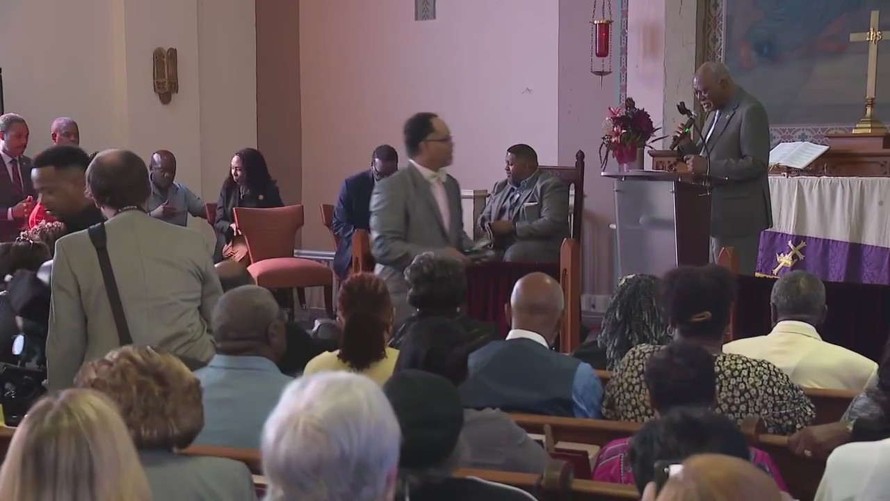 98-year-old Joe Grier of Chicago honored; still works 7 days a week