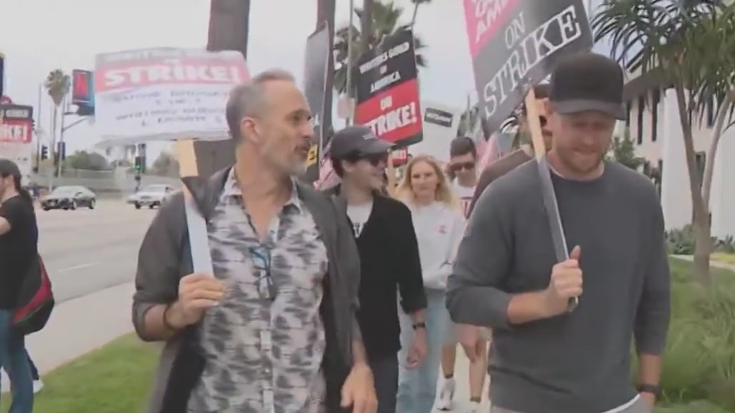 WGA negotiations resume