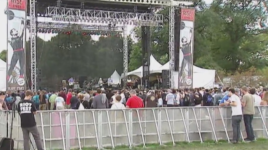Community puts pressure on Chicago leaders to end mega festivals, like Riot Fest