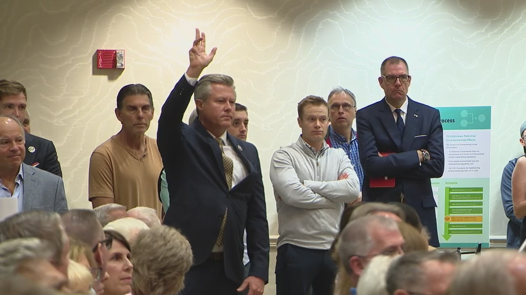 Suburban mayors rally against railroad merger that they say will increase freight traffic