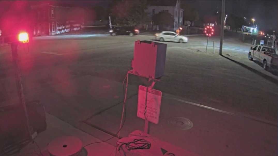 Police seek driver of car involved in Teutopolis crash, resulting in deadly chemical spill