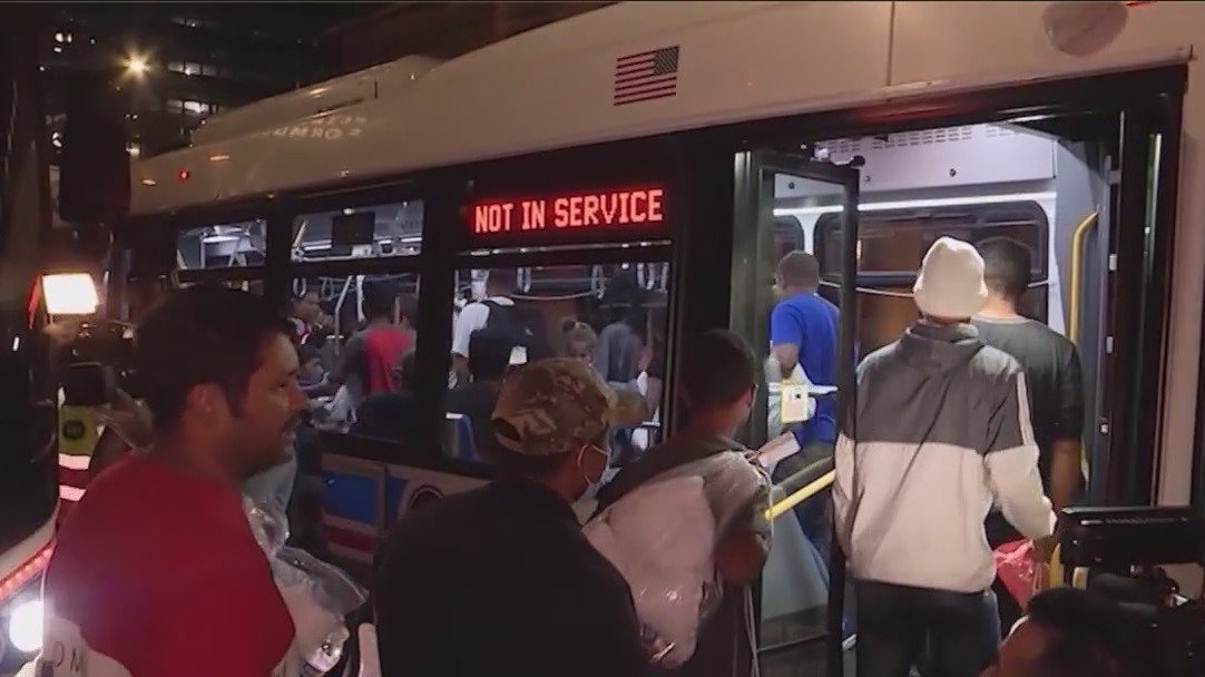 Intensifying migrant crisis in Chicago: Over 15K asylum seekers arrive in the city