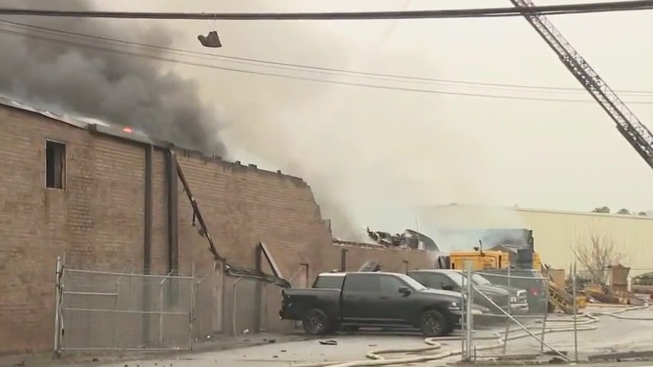 Large warehouse fire in Forest Park