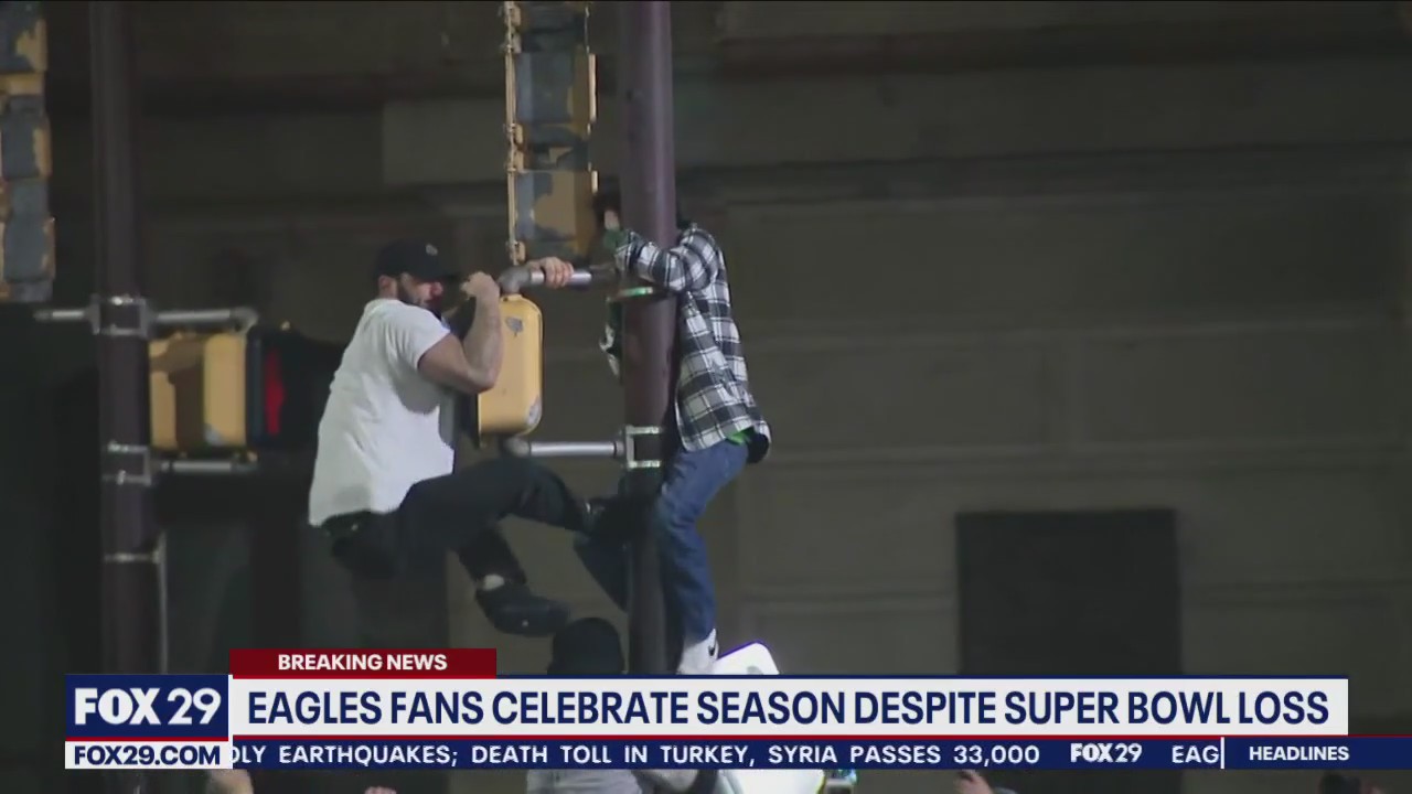 Eagles fans gather in streets after Super Bowl loss