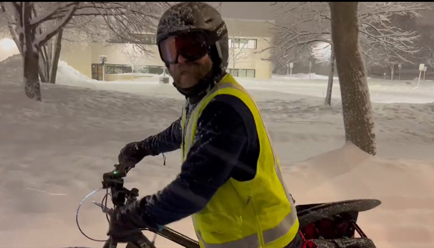 Only in Minnesota: Man bikes through winter storm
