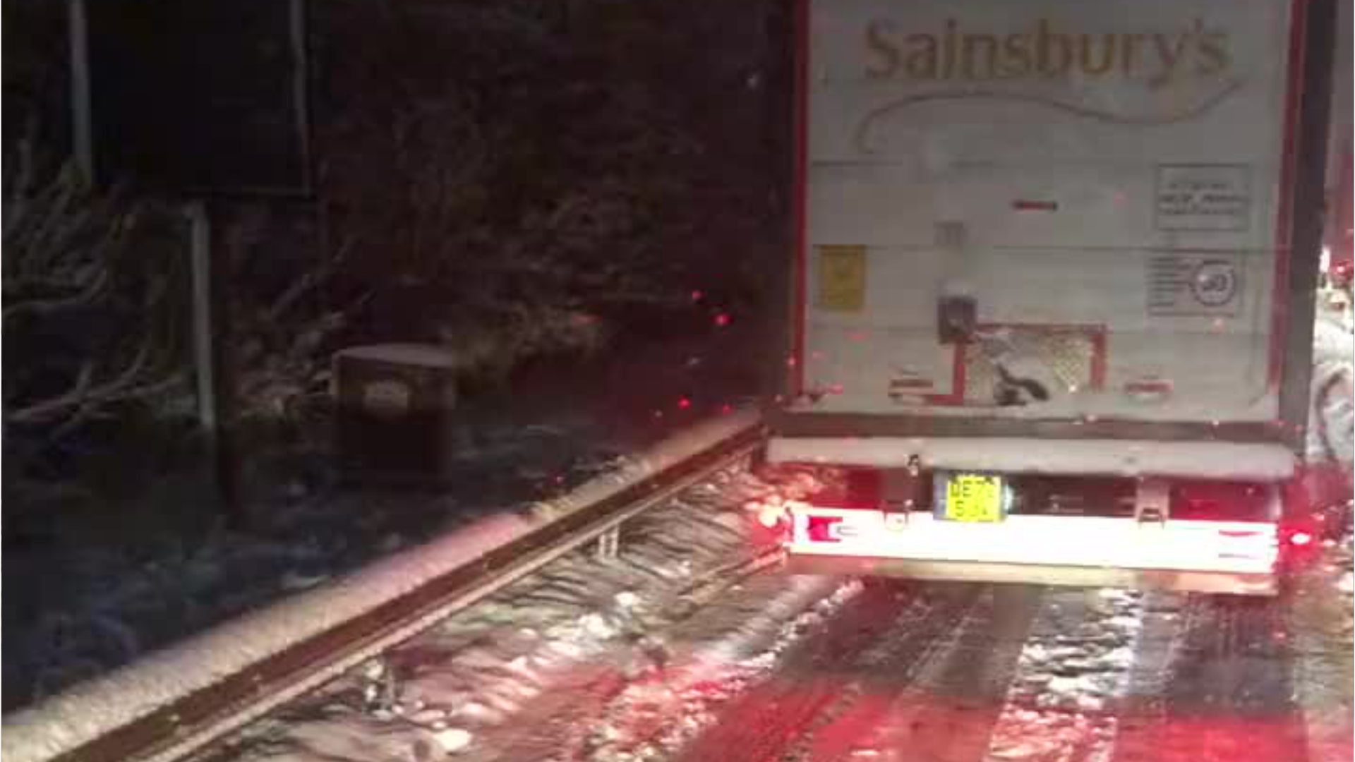 Drivers stranded in snow on London motorway