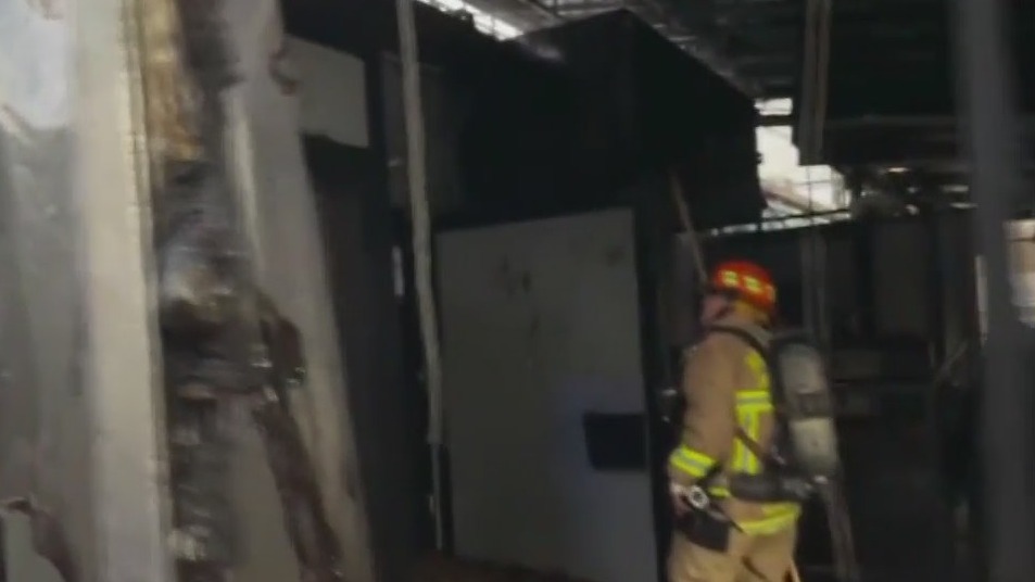 Austin firefighters put out large deck fire at Shoal Creek Saloon