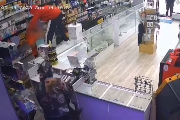 Armed robbery at Houston smoke shop caught on camera