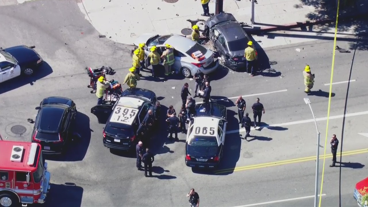 7 injured in South LA crash