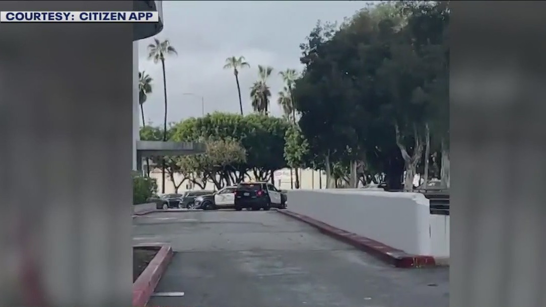 Police search for two suspects who shot guns in Baldwin Hills Macy's store
