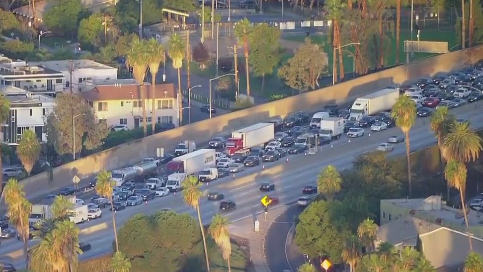 101 Fwy deadly crash under investigation