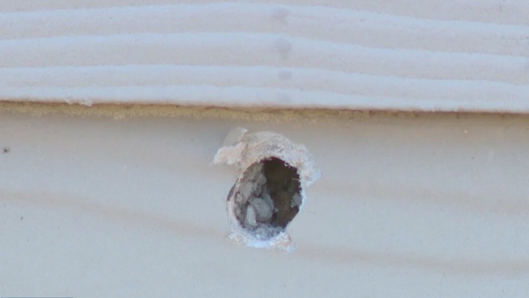 Resident finds bullets in NE Austin apartment