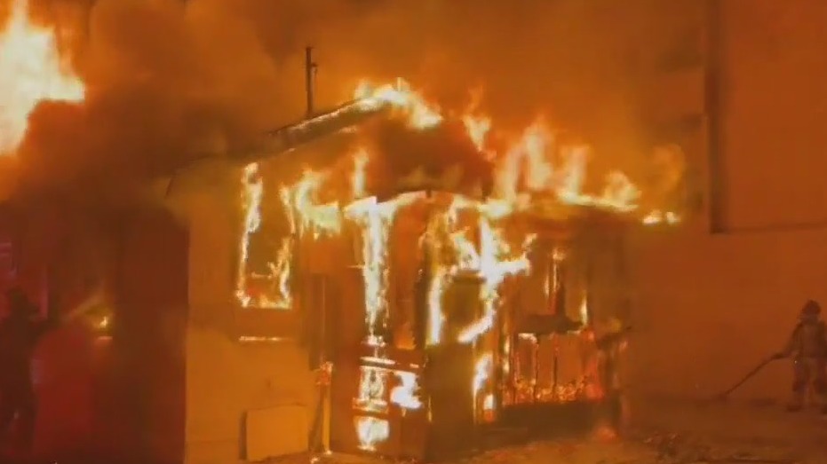 House fire turns deadly in Santa Ana