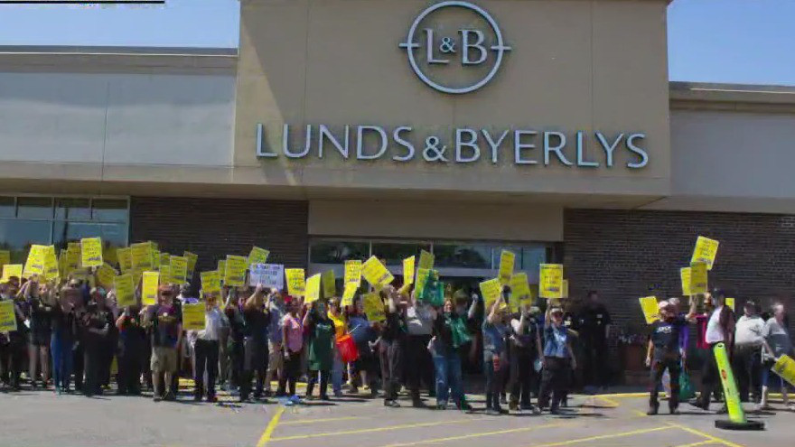Lunds & Byerlys strike looms