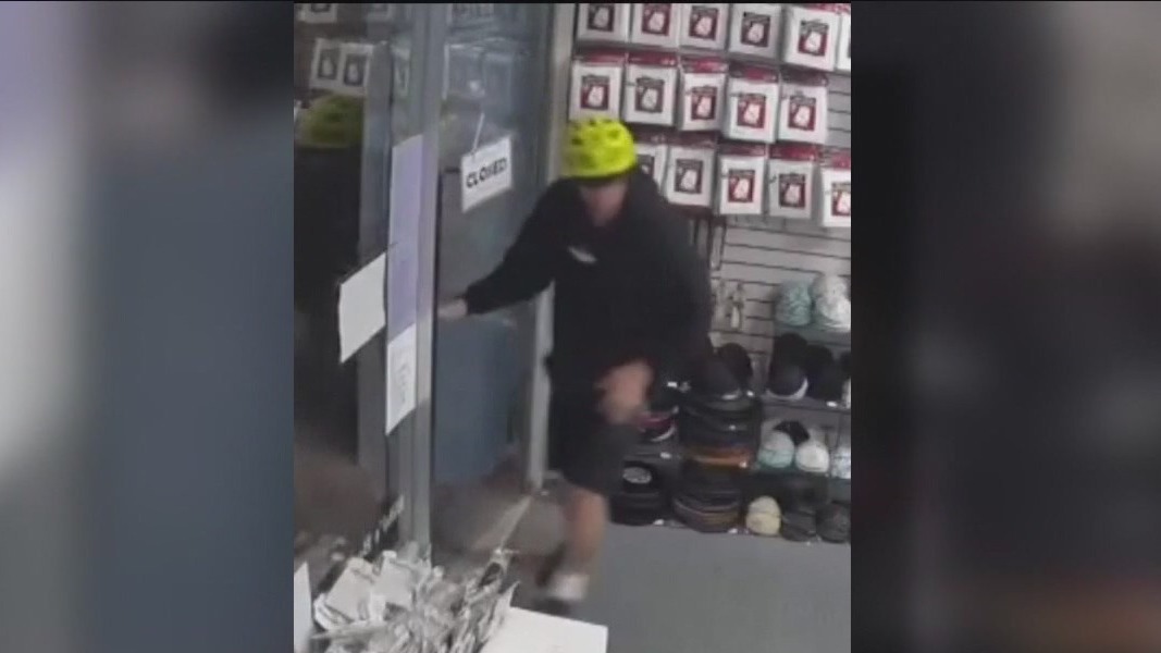 Boutique burglary caught on camera