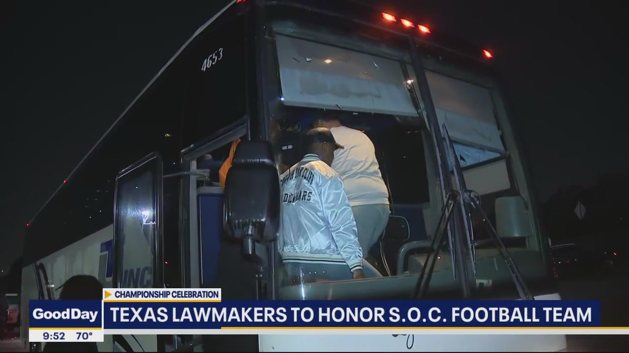 Texas lawmakers to honor South Oak Cliff football team
