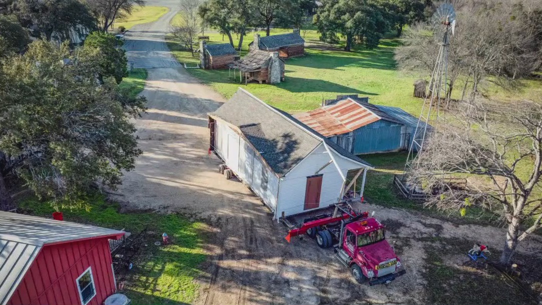 Historic Palm House in Round Rock moved