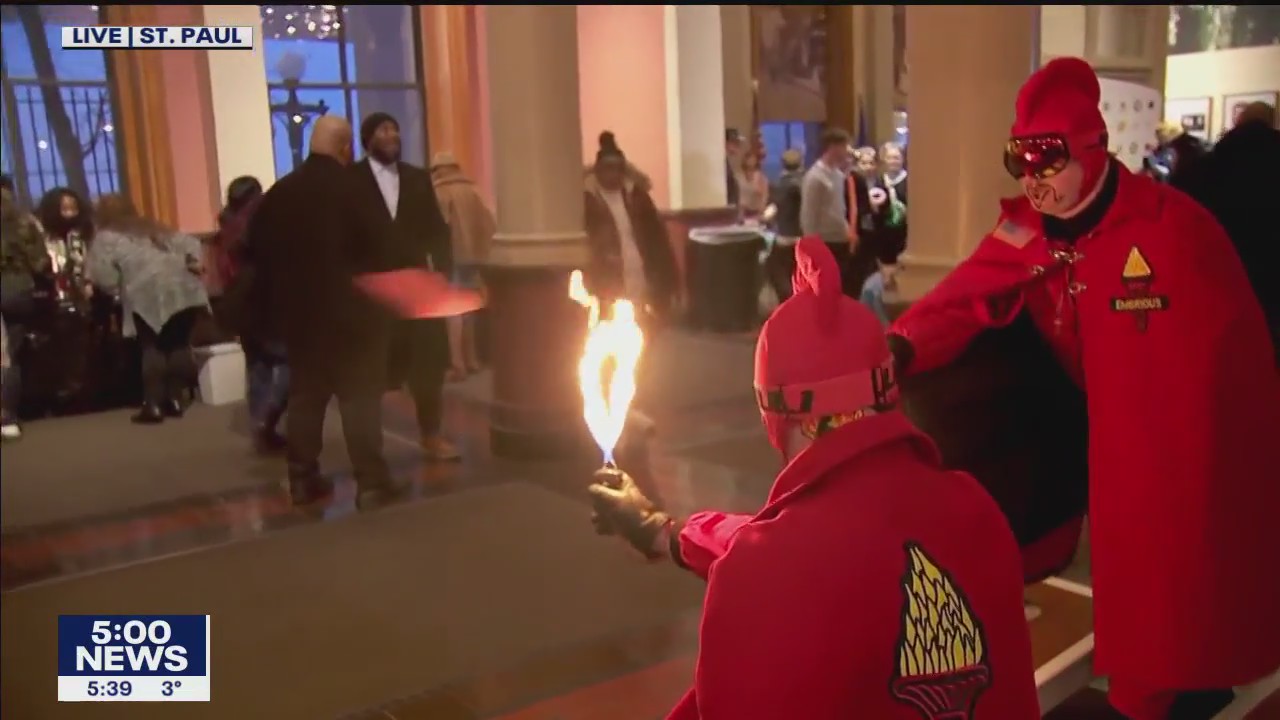 St. Paul Winter Carnival: Vulcanus Rex and his Krewe play cornhole