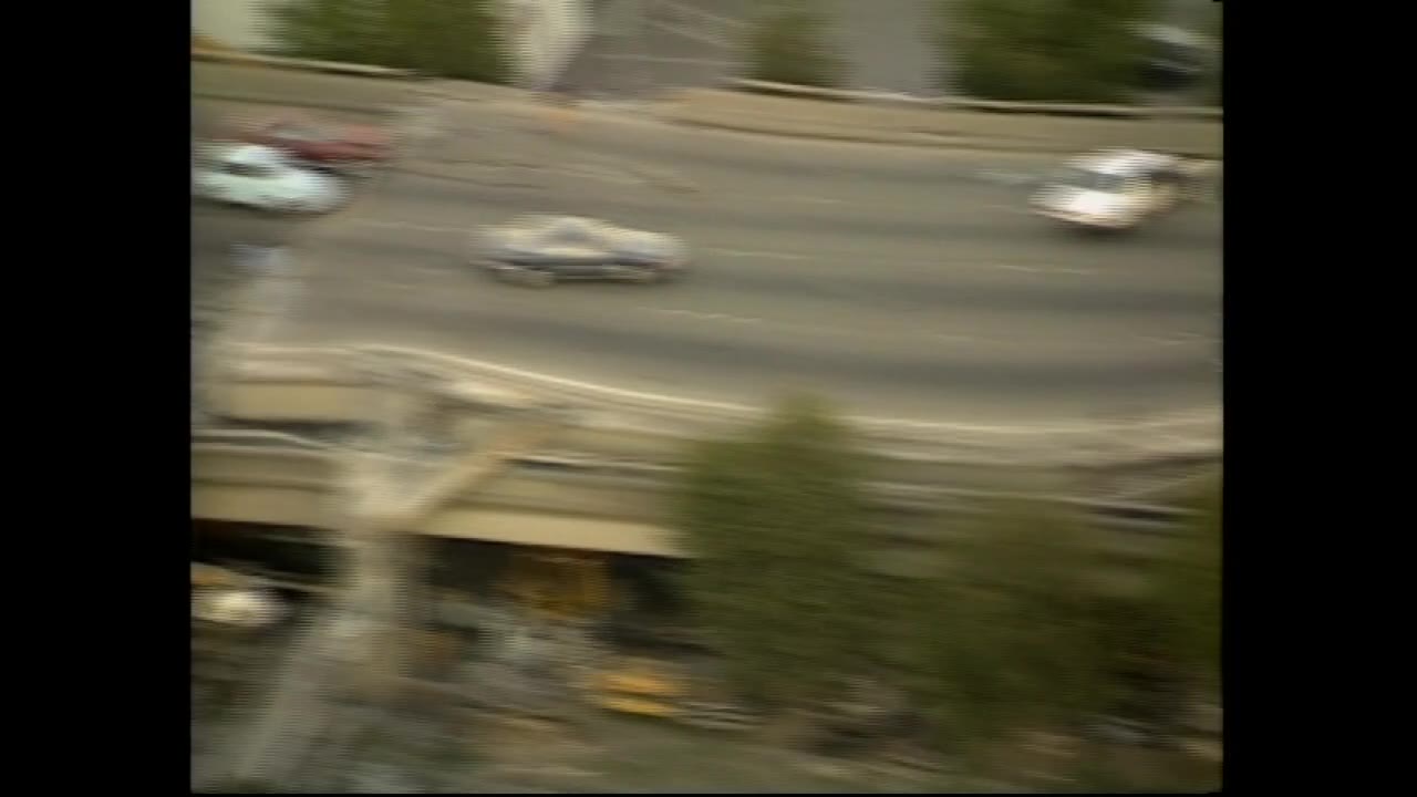 Loma Prieta earthquake: Freeway collapse in Oaklamd