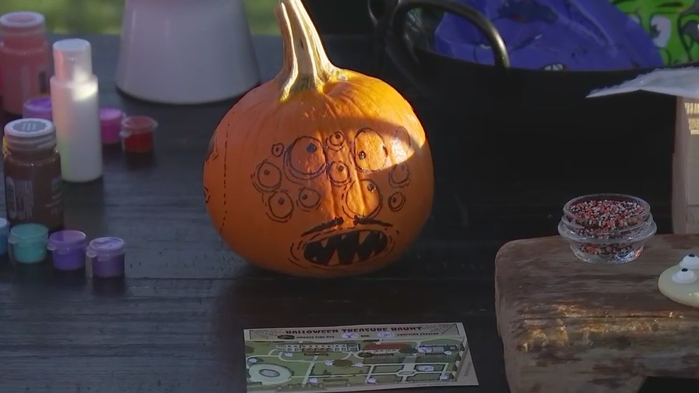Halloween celebration features scavenger hunt, pumpkin painting, and more