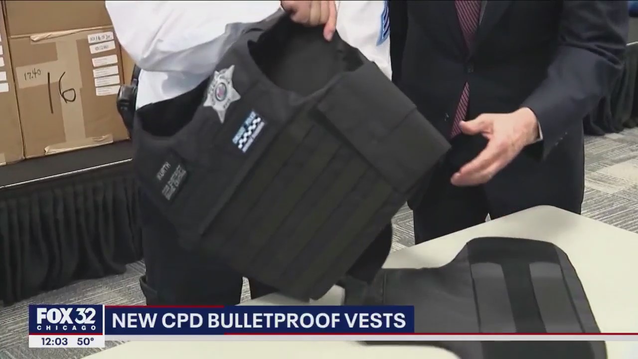 Chicago police officers receive 500 new bulletproof vests